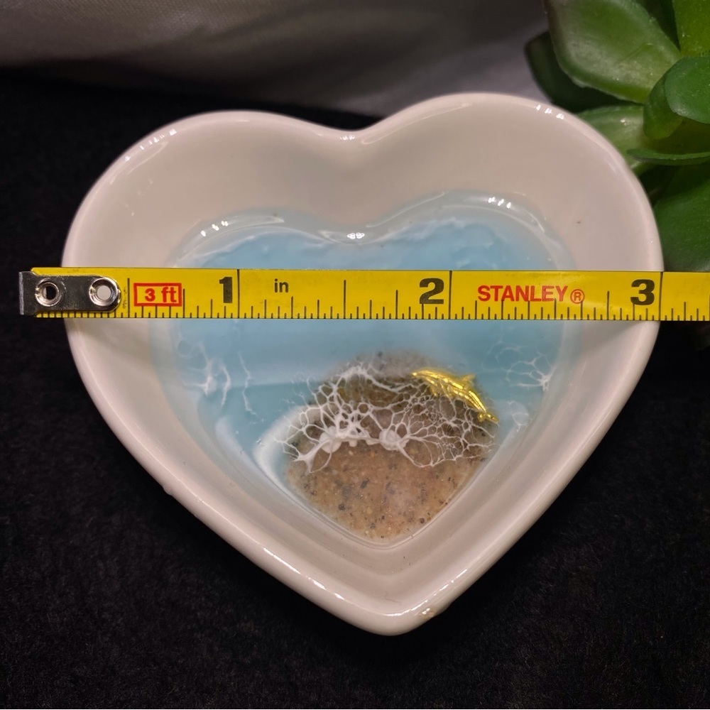 6 for$20♥️Ocean resin trinket dish. I’ll pick one at random for you. - Picture 4 of 12